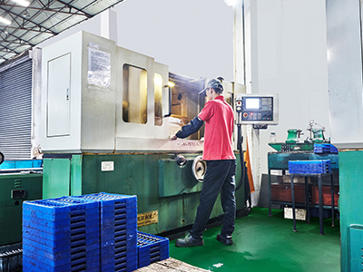 CNC Worm Grinder